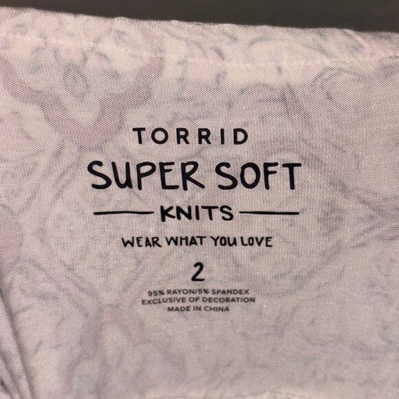 Torrid Super Soft Strapless Peplum Top NWT Size 2 - Picture 4 of 5